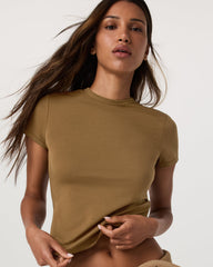 Vuori Short Sleeve Feather Classic Tee Women's Rum T-Shirt