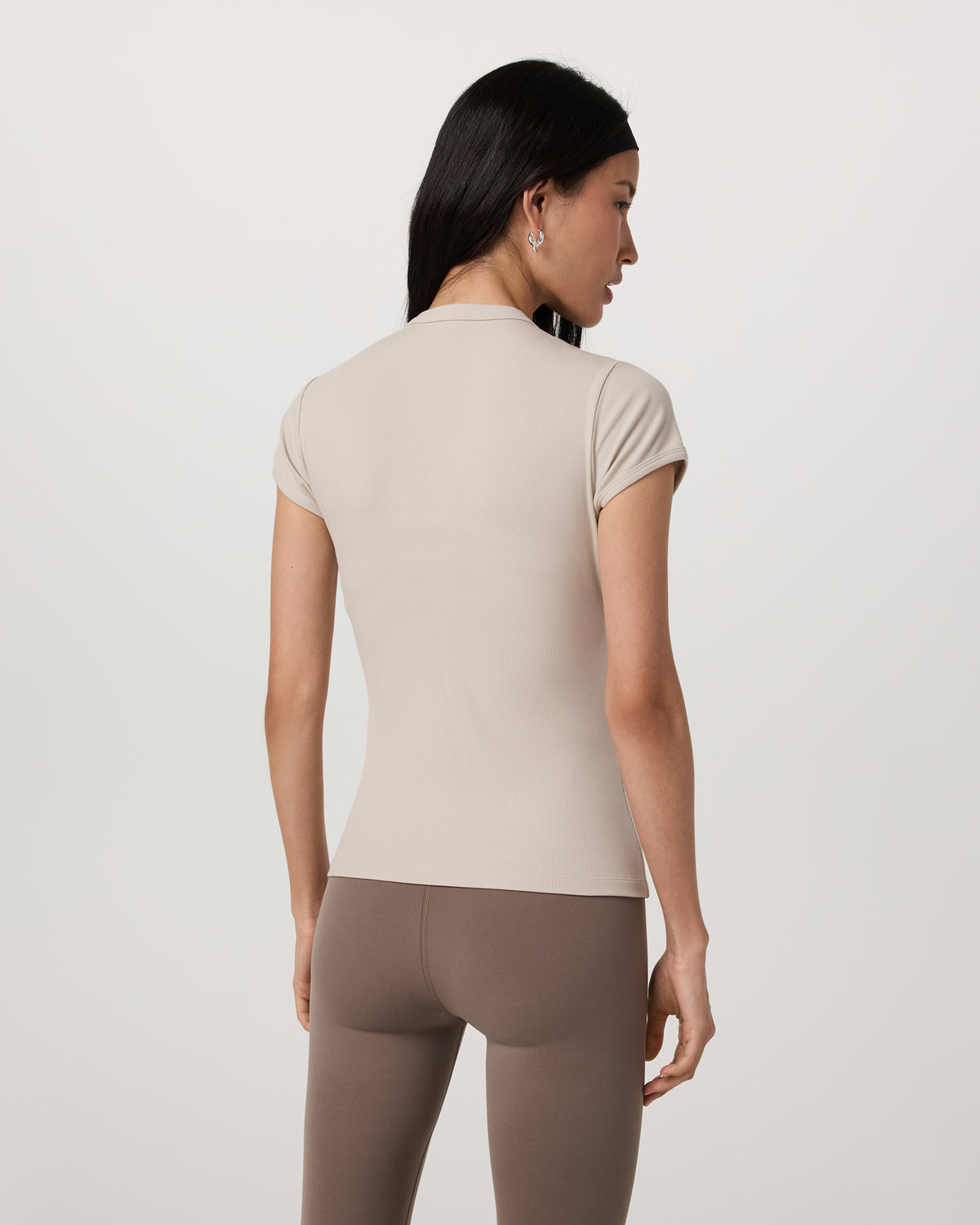 Vuori Short Sleeve Pose Button Up Women's Mushroom Crewneck