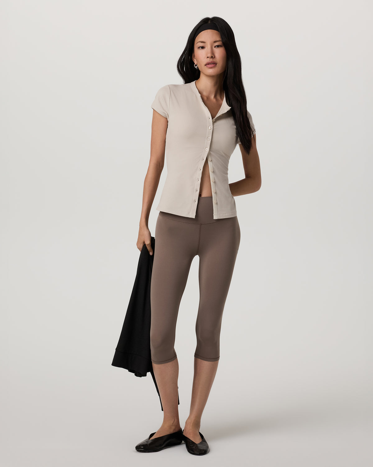Vuori Short Sleeve Pose Button Up Women's Mushroom Crewneck