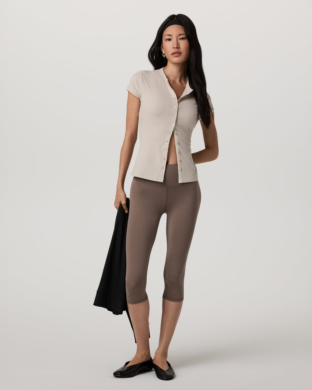 Vuori Short Sleeve Pose Button Up Women's Mushroom Crewneck