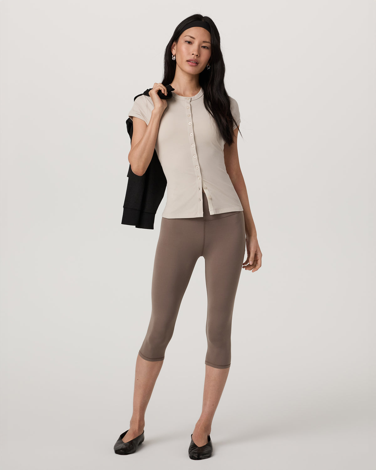 Vuori Short Sleeve Pose Button Up Women's Mushroom Crewneck