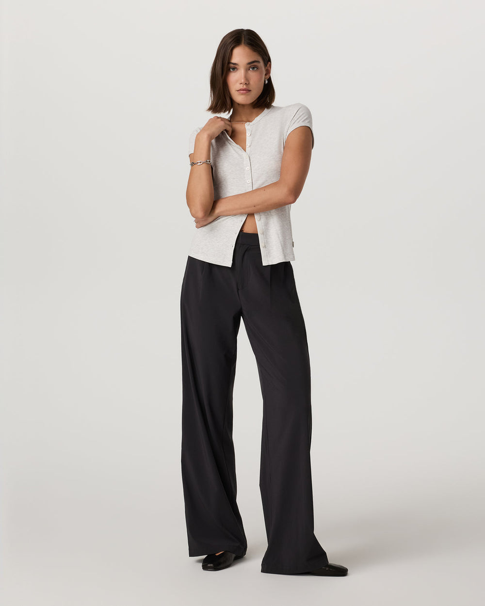 Vuori Women's Short Sleeve Pose Button Up White Heather Grey