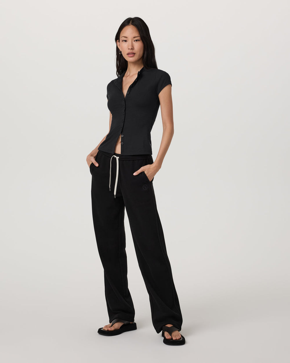Vuori Short Sleeve Pose Button Up Women's Black Crewneck| Vuori