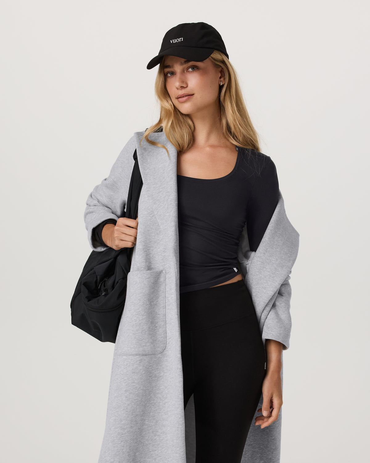 Vuori Women's Long Sleeve Halo Essential Scoop Solid Black