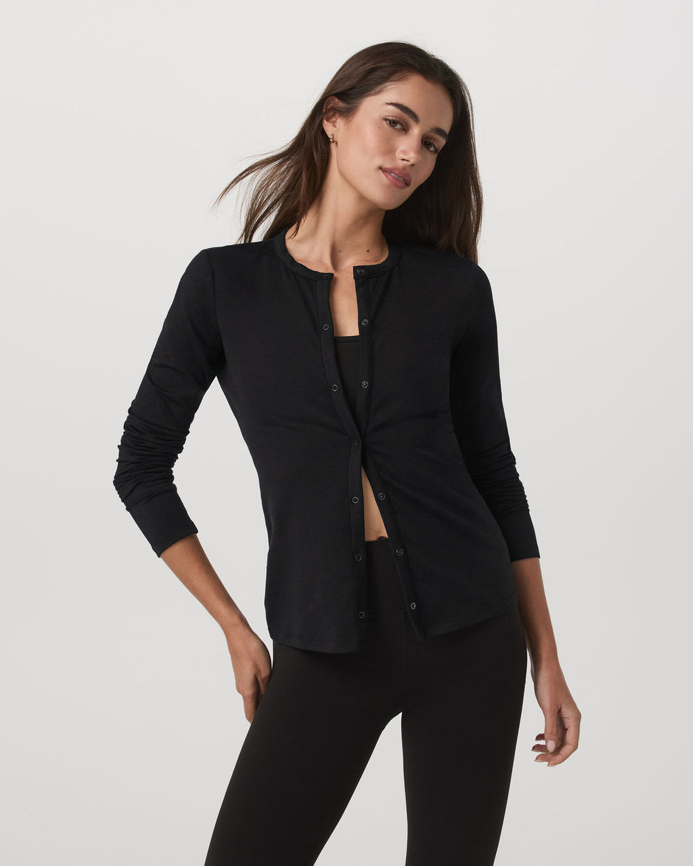 Vuori Women's Long Sleeve Halo Snap Cardigan Black Heather
