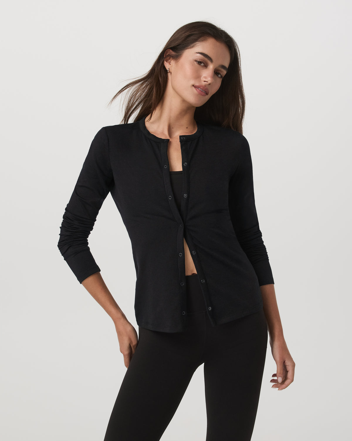 Vuori Women's Long Sleeve Halo Snap Cardigan Black Heather