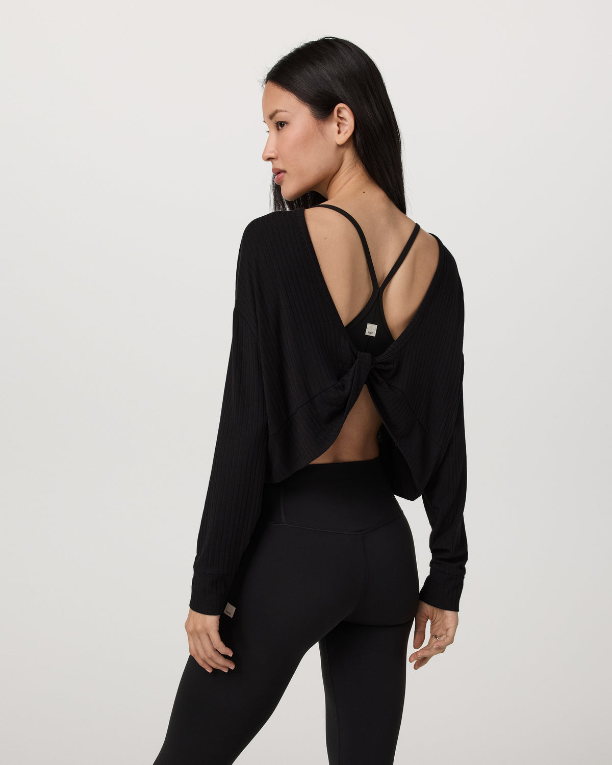 Vuori Long Sleeve Twist Top Women's Black Twist Top