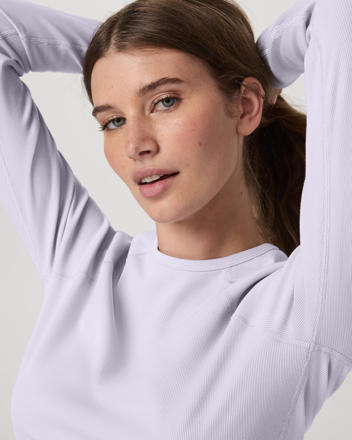 Vuori Long Sleeve Pose Crew Women's Lavender Ice Crewneck