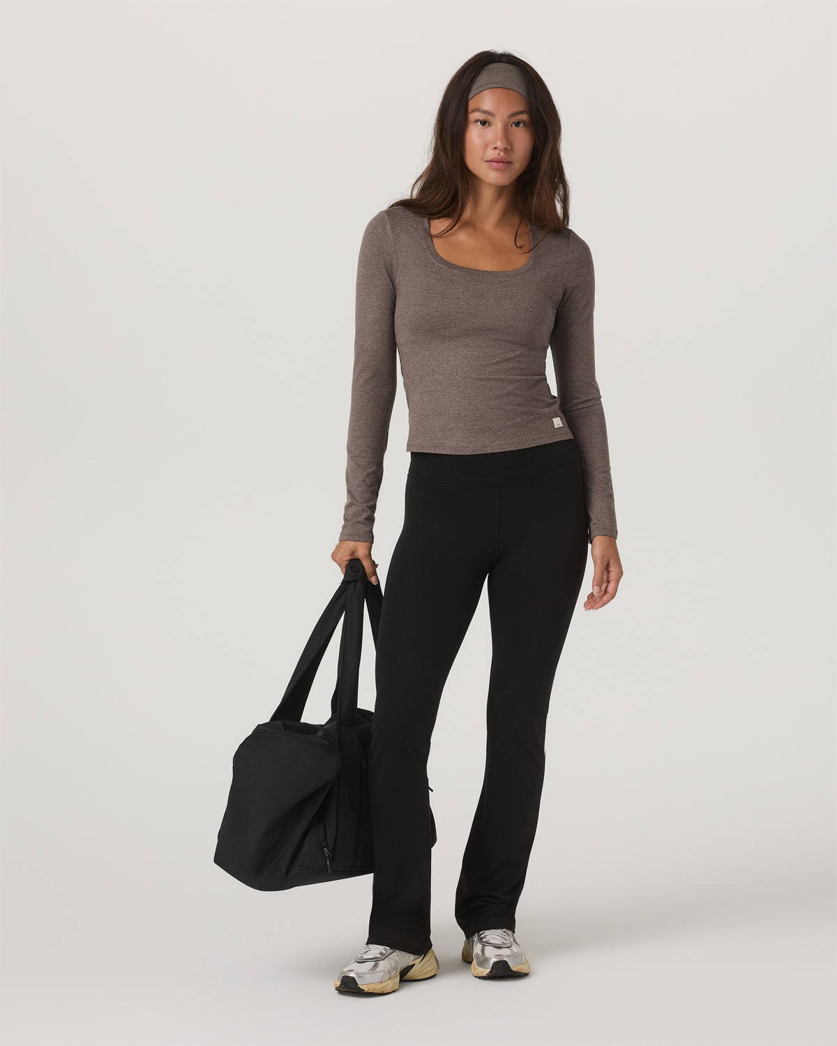 Vuori Women's Long Sleeve Halo Essential Scoop Chia Heather