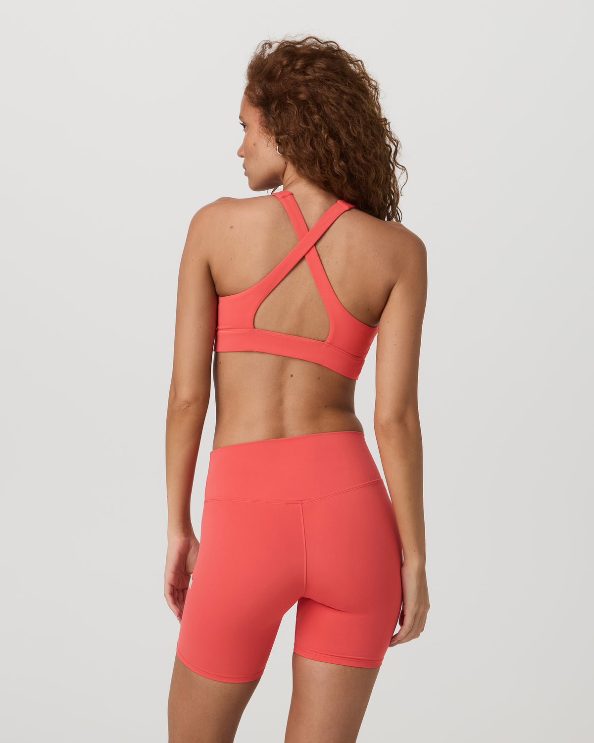 Vuori Daily Form Bra Women's Bright Coral Sports Bra