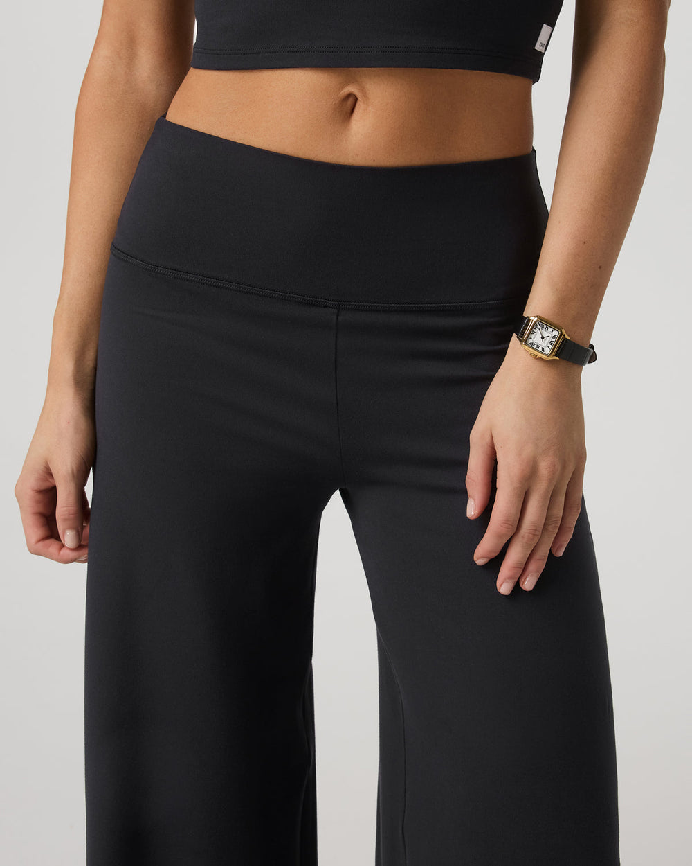 Vuori Halo Easy Wideleg Pant - Short Women's Solid Black Pants