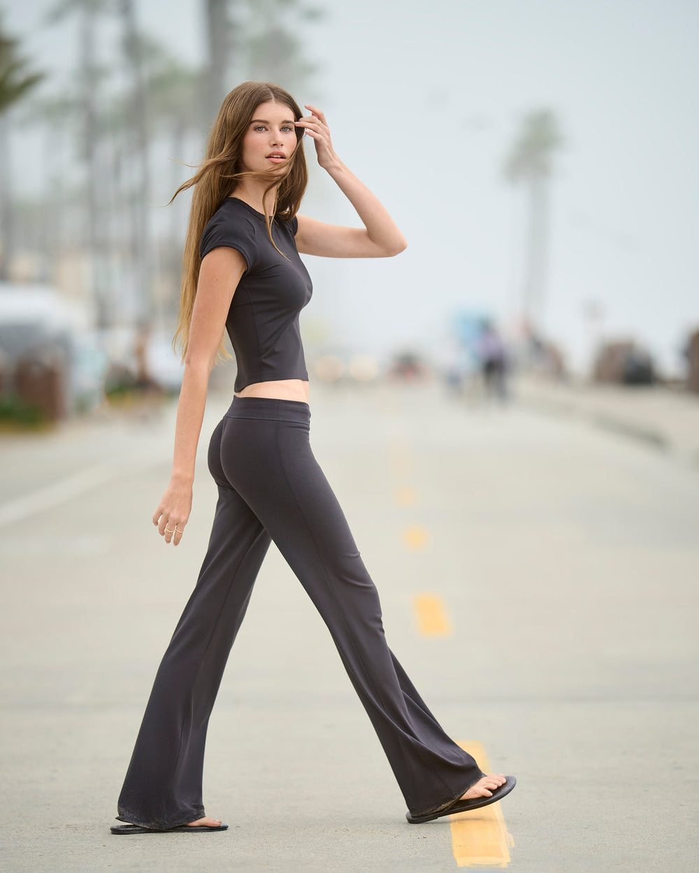 Vuori Halo Flare Pant Women's Solid Black Pants