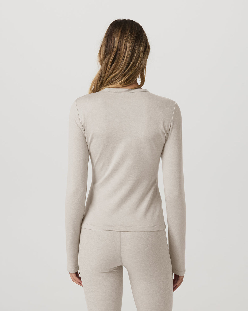 Vuori Long Sleeve Halo Essential Crew Tee Ecru Heather Shirt
