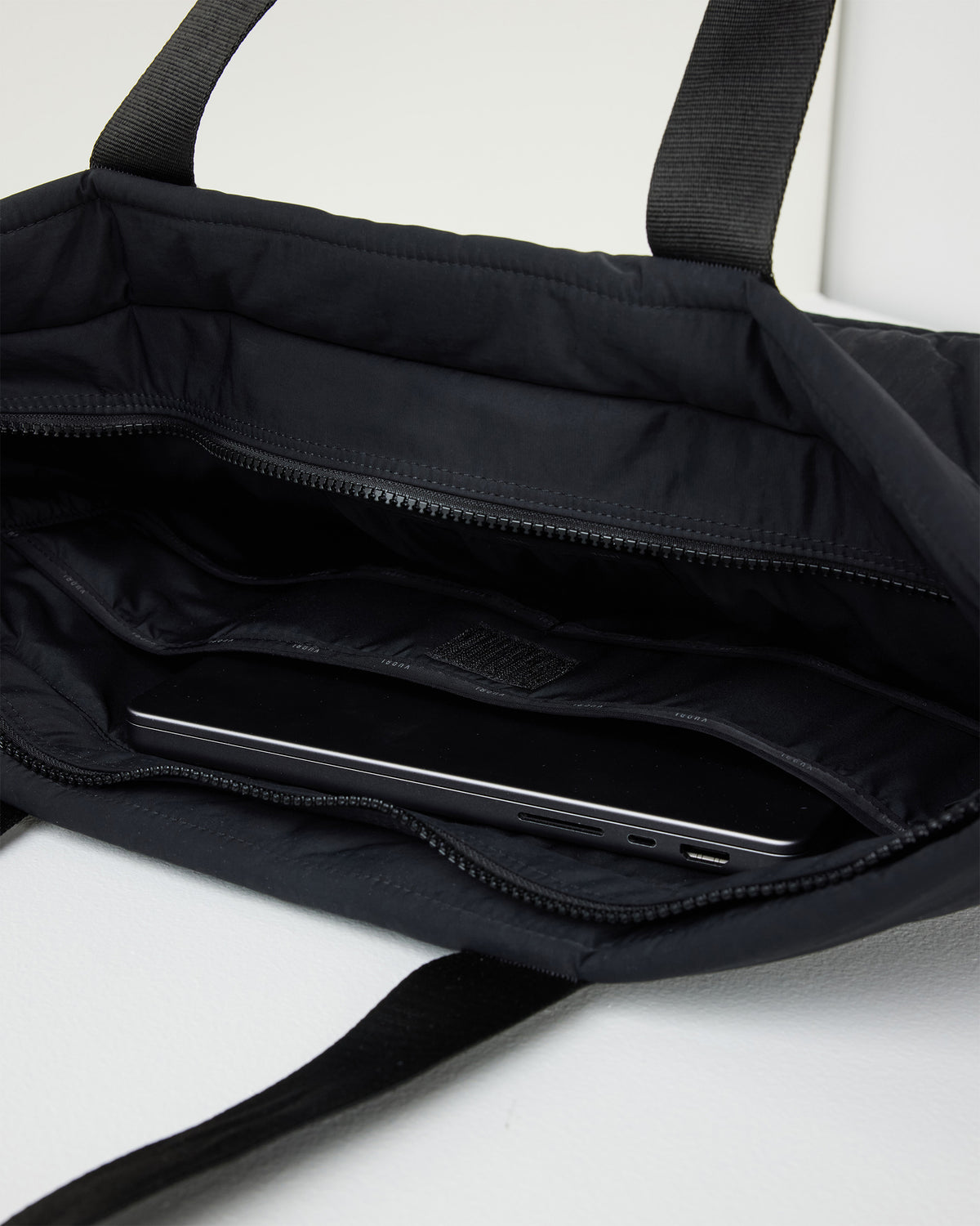 Vuori All Around Tote Black Tote Bag