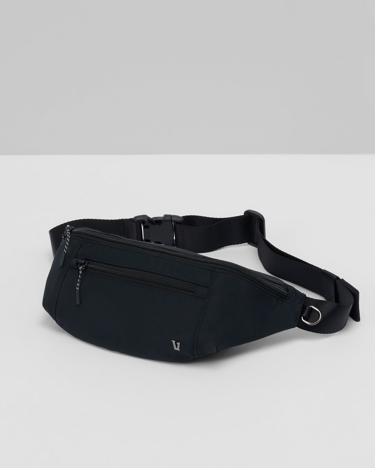 Vuori Vuori Sling 2.0 Black Sling Bag & Hip Pack