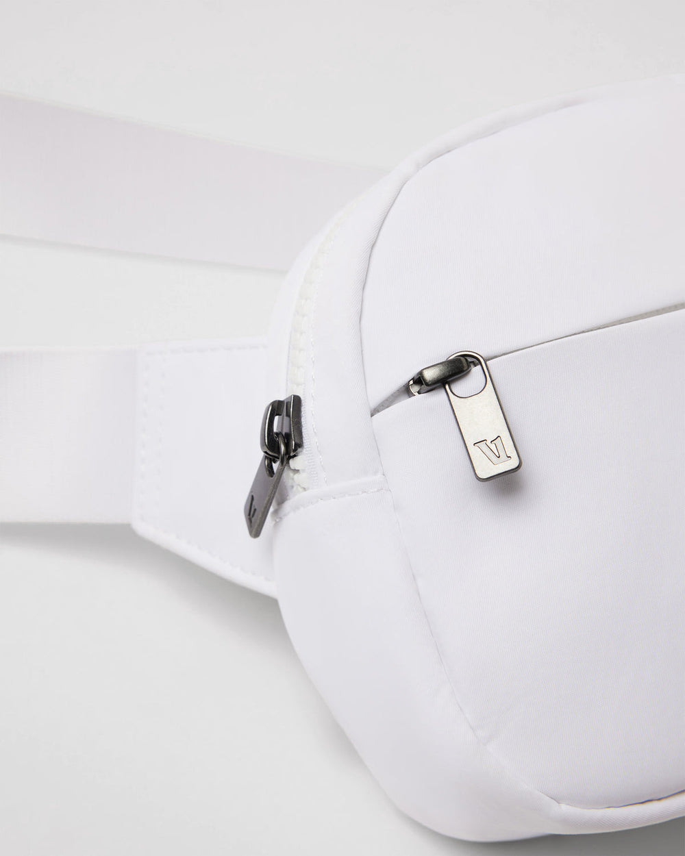 Vuori All Around Hip Pack White Waist Bag