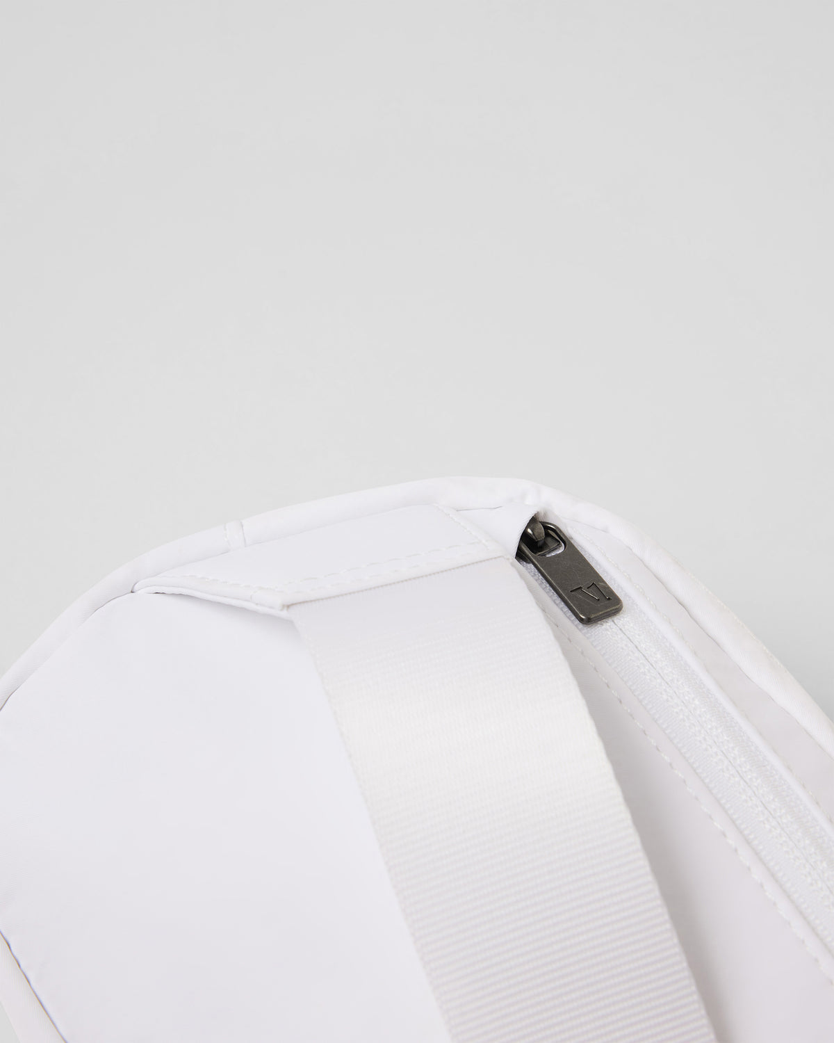 Vuori All Around Hip Pack White Waist Bag
