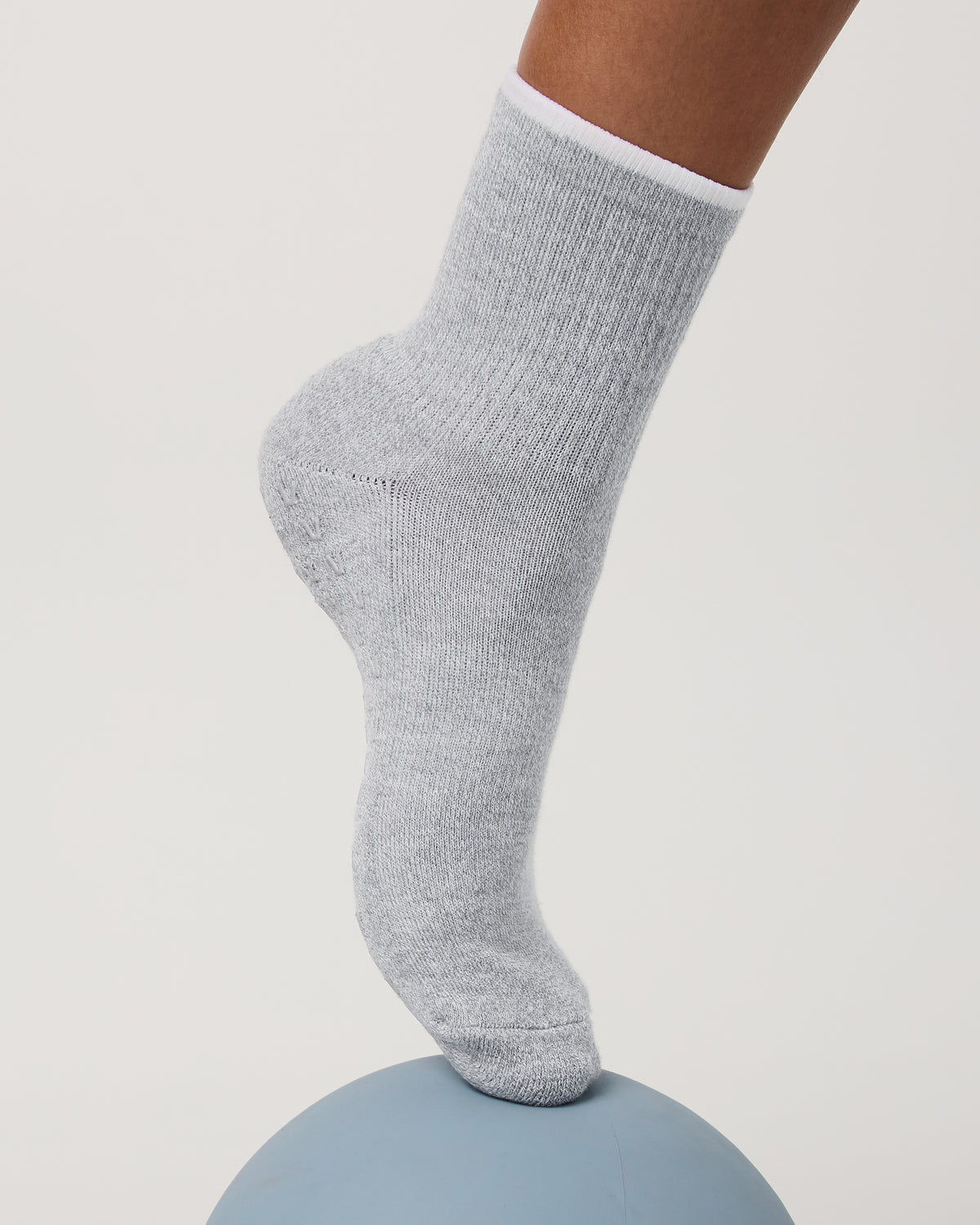 Vuori Half Crew Gripper Sock Light Heather Grey Grip