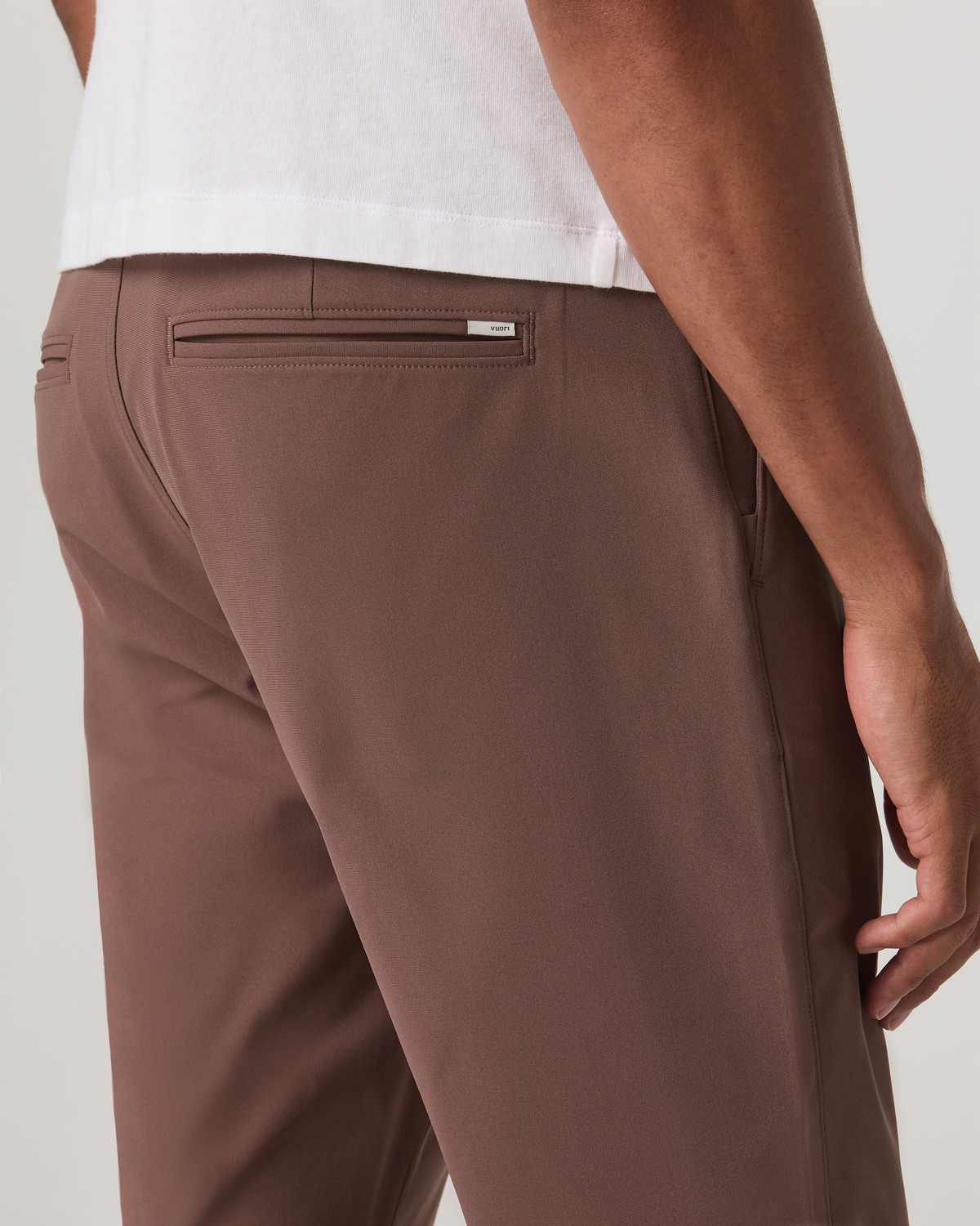 Vuori Meta Trouser Classic Fit 30" Men's Sable Tailored Pants
