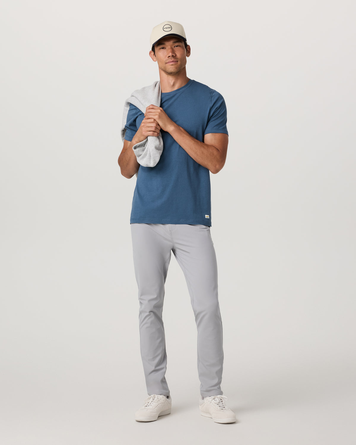 Vuori Meta Pant Athletic Slim Fit 30" Sea Fog 5-Pocket Pants