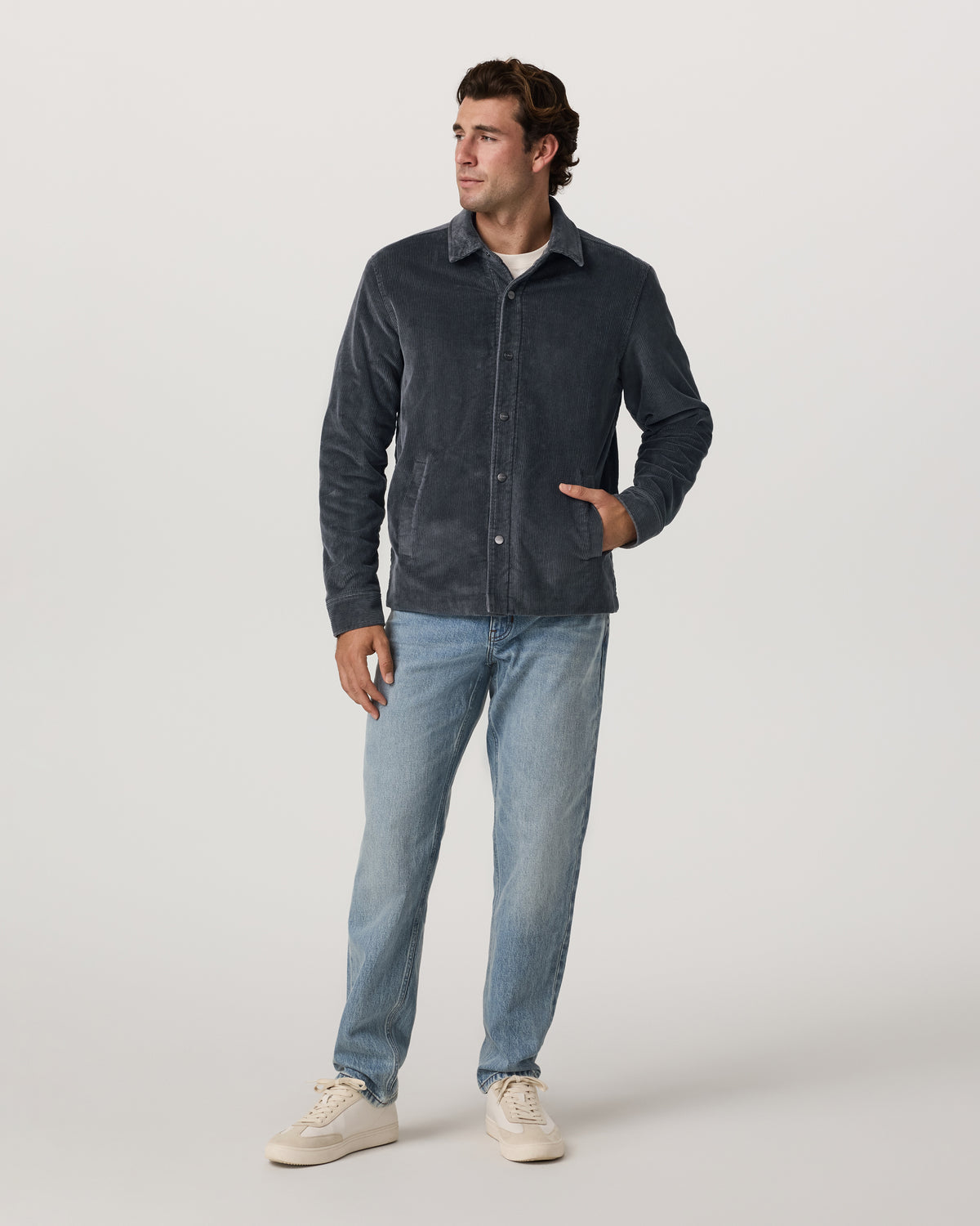 Vuori Vuori Vintage Jean Classic Fit 32" Light Wash Denim