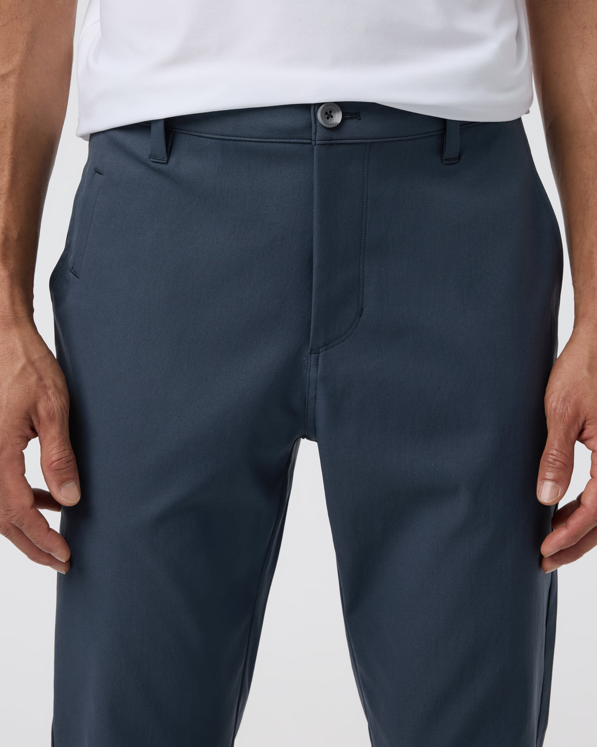 Vuori Cascade Tech Chino Pant Men's Ink Chinos