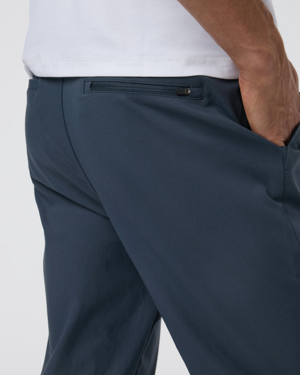 Vuori Cascade Tech Chino Pant Men's Ink Chinos