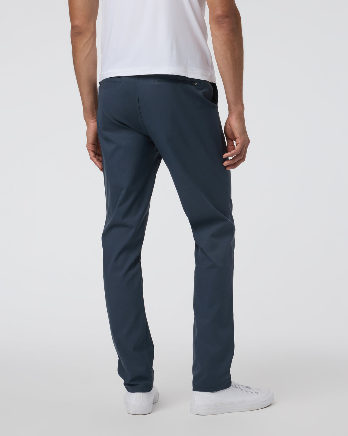 Vuori Cascade Tech Chino Pant Men's Ink Chinos