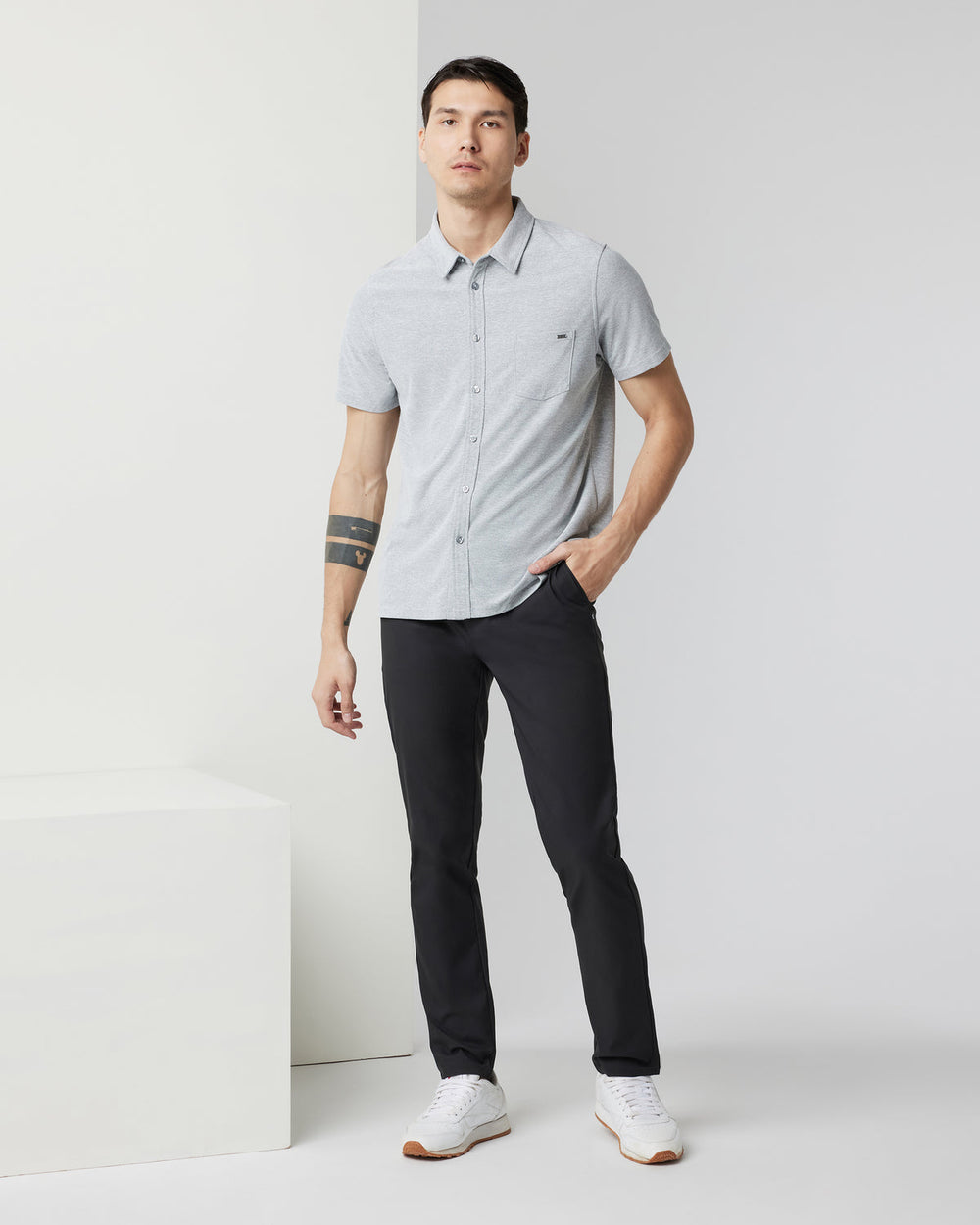 Vuori Cascade Tech Chino Pant 32" Men's Black Chinos