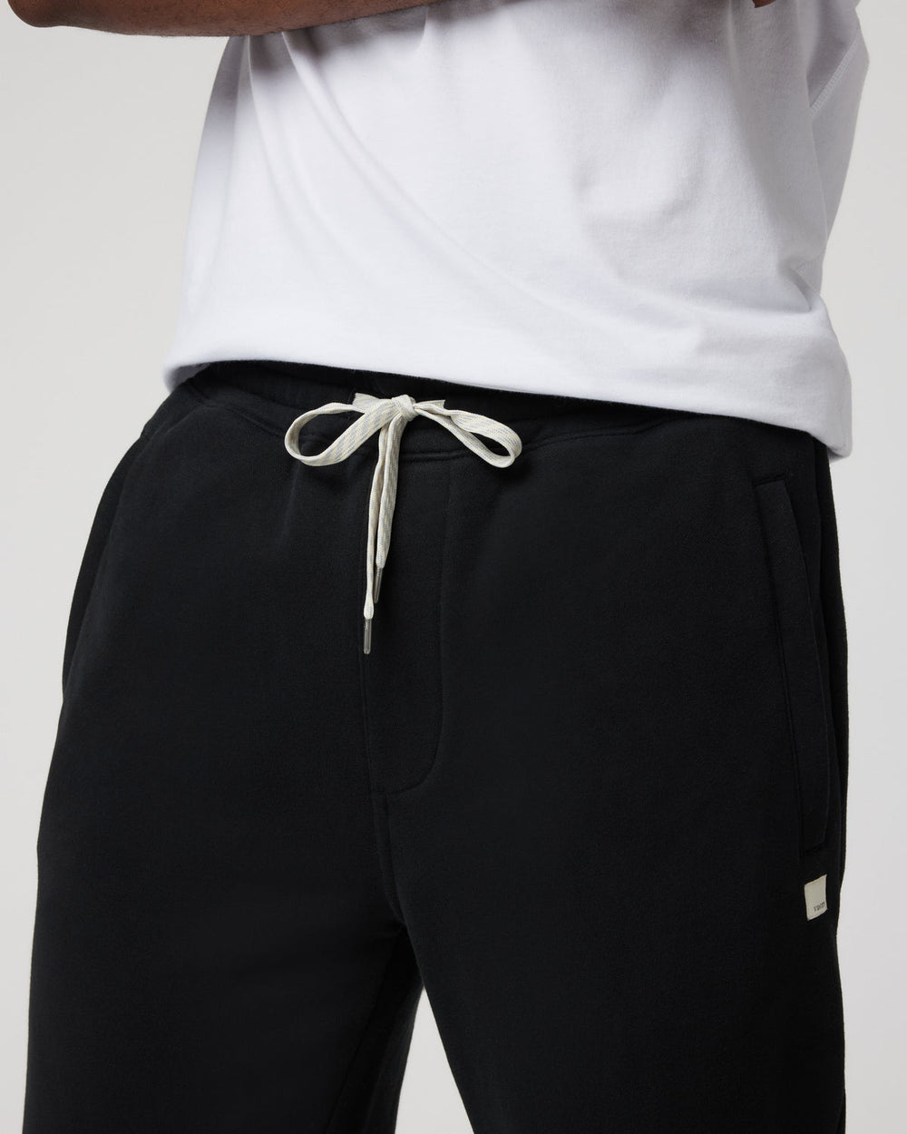 Vuori Seaside Sweatpant 28" Men's Relaxed Fit Black Sweatpant