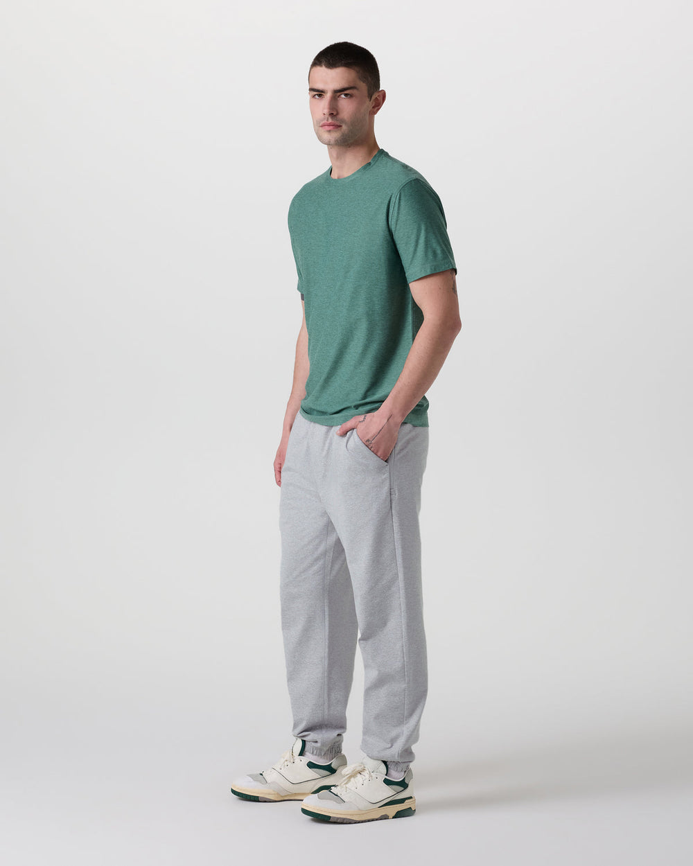 Vuori Coronado Performance Sweatpant Classic 28" Light Heather Grey