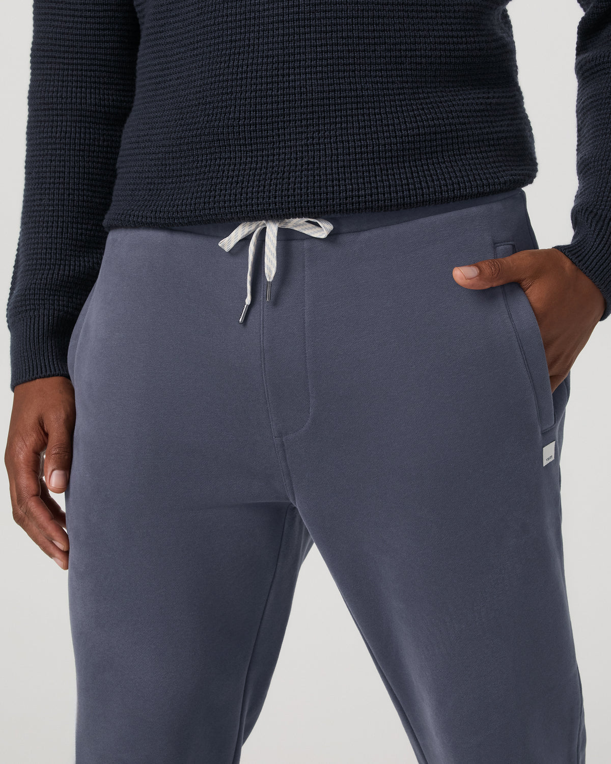 Vuori Men’s Seaside Straight Leg Sweatpant 30” Azure
