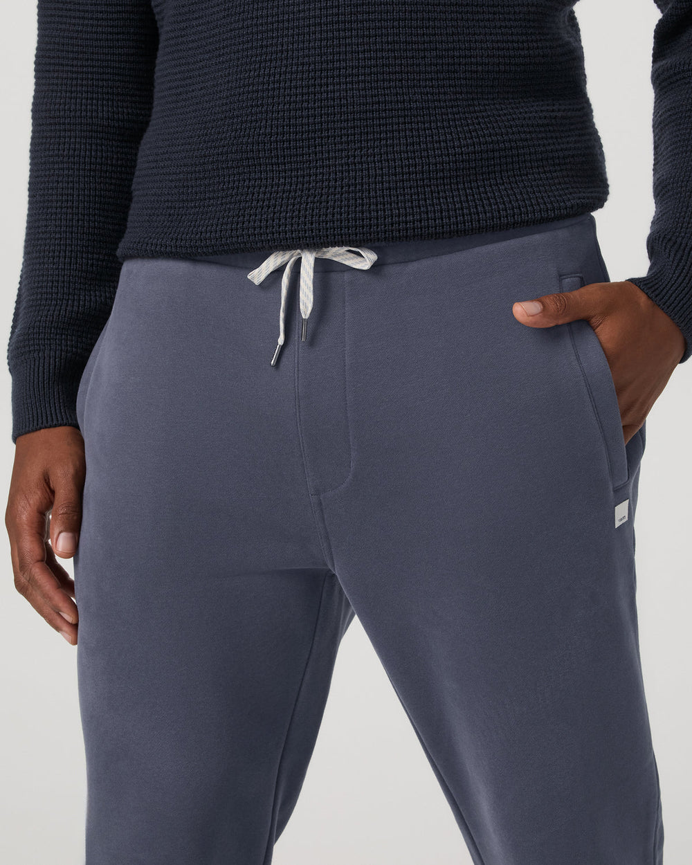 Vuori Men’s Seaside Straight Leg Sweatpant 30” Azure