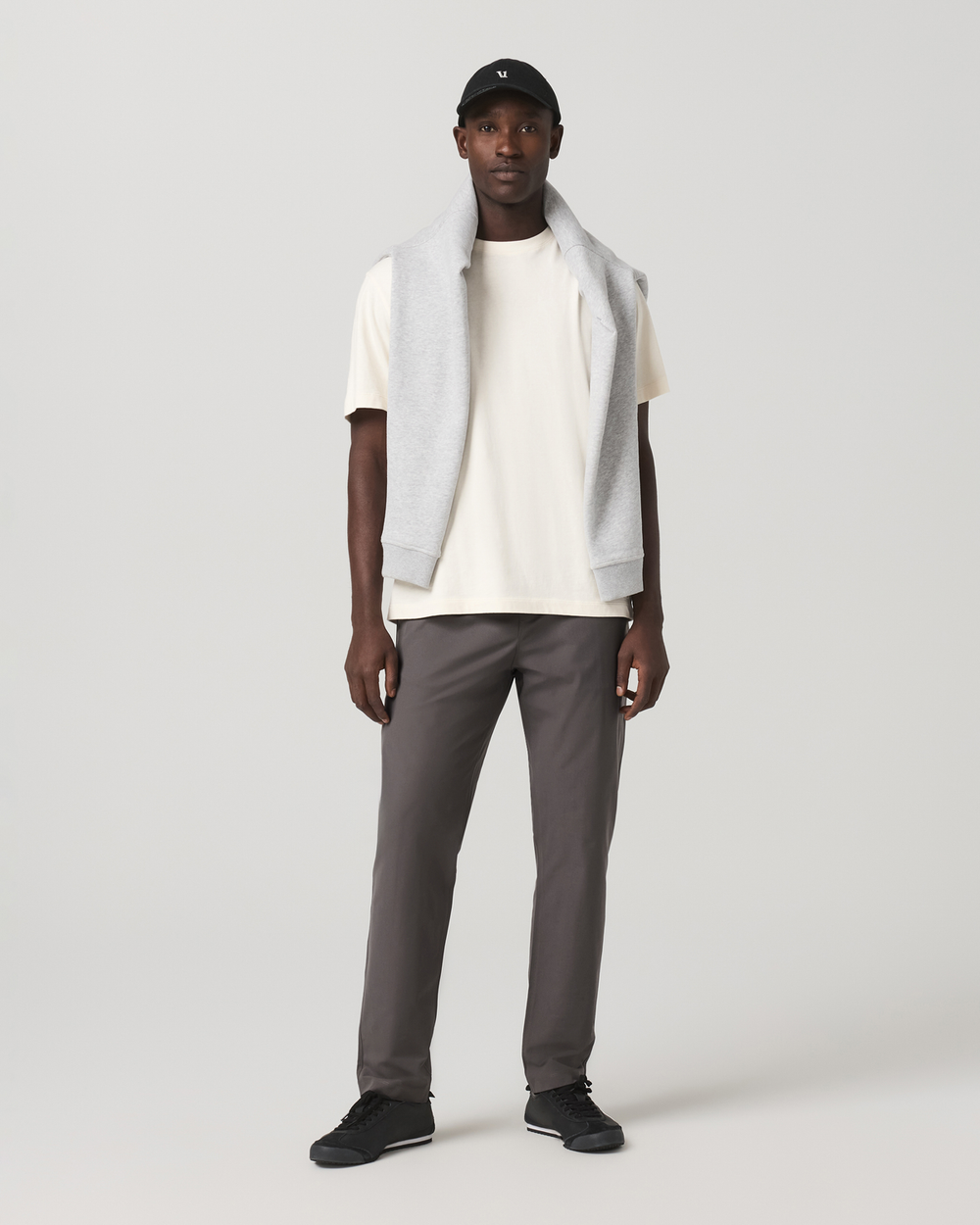 Vuori Men's Meta Elastic Waist Pant Classic Fit 32" Warm Grey