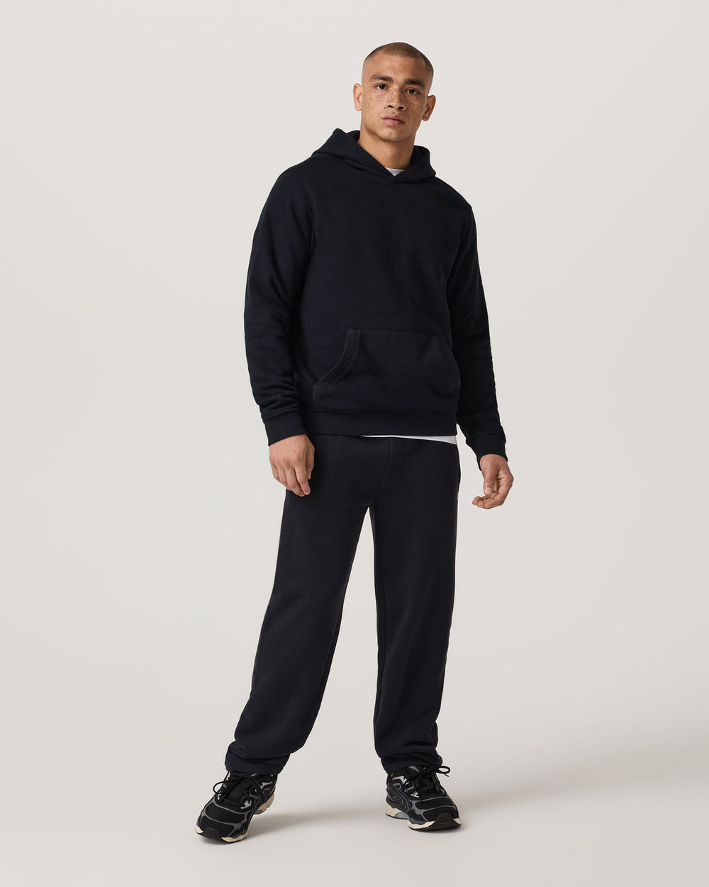Vuori Men's Seaside Straight Leg Sweatpant 30” Black