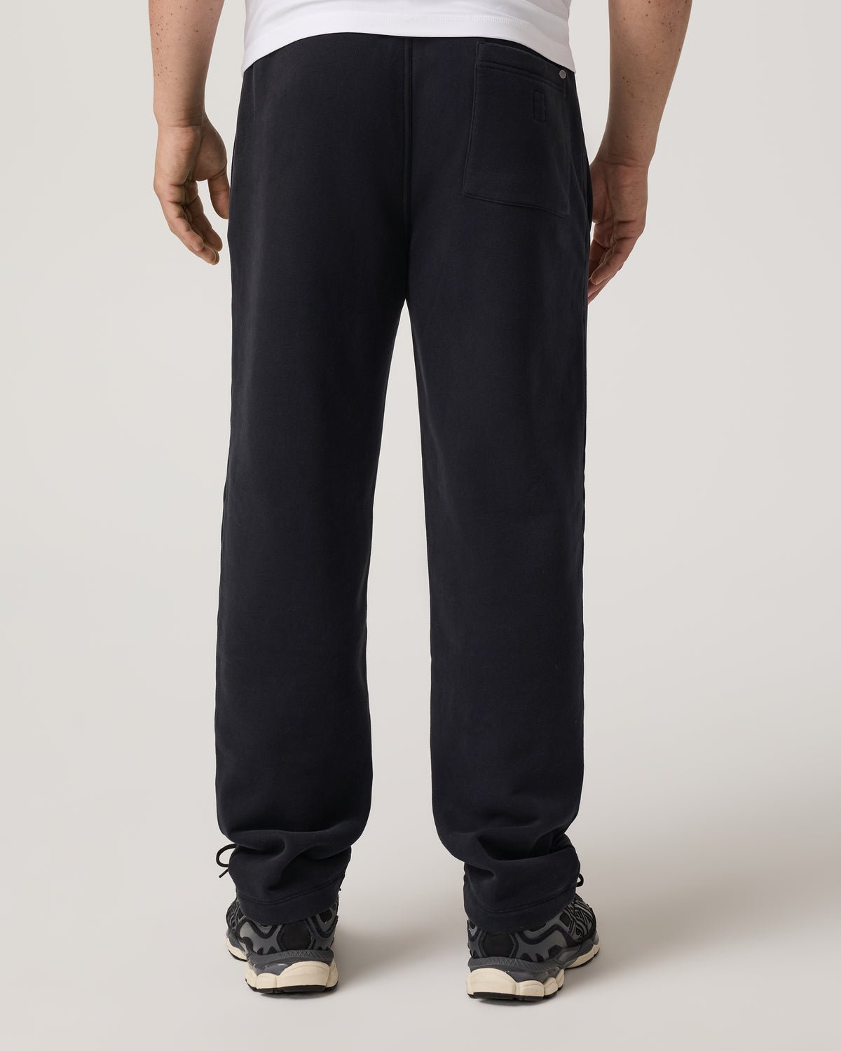 Vuori Men's Seaside Straight Leg Sweatpant 30” Black