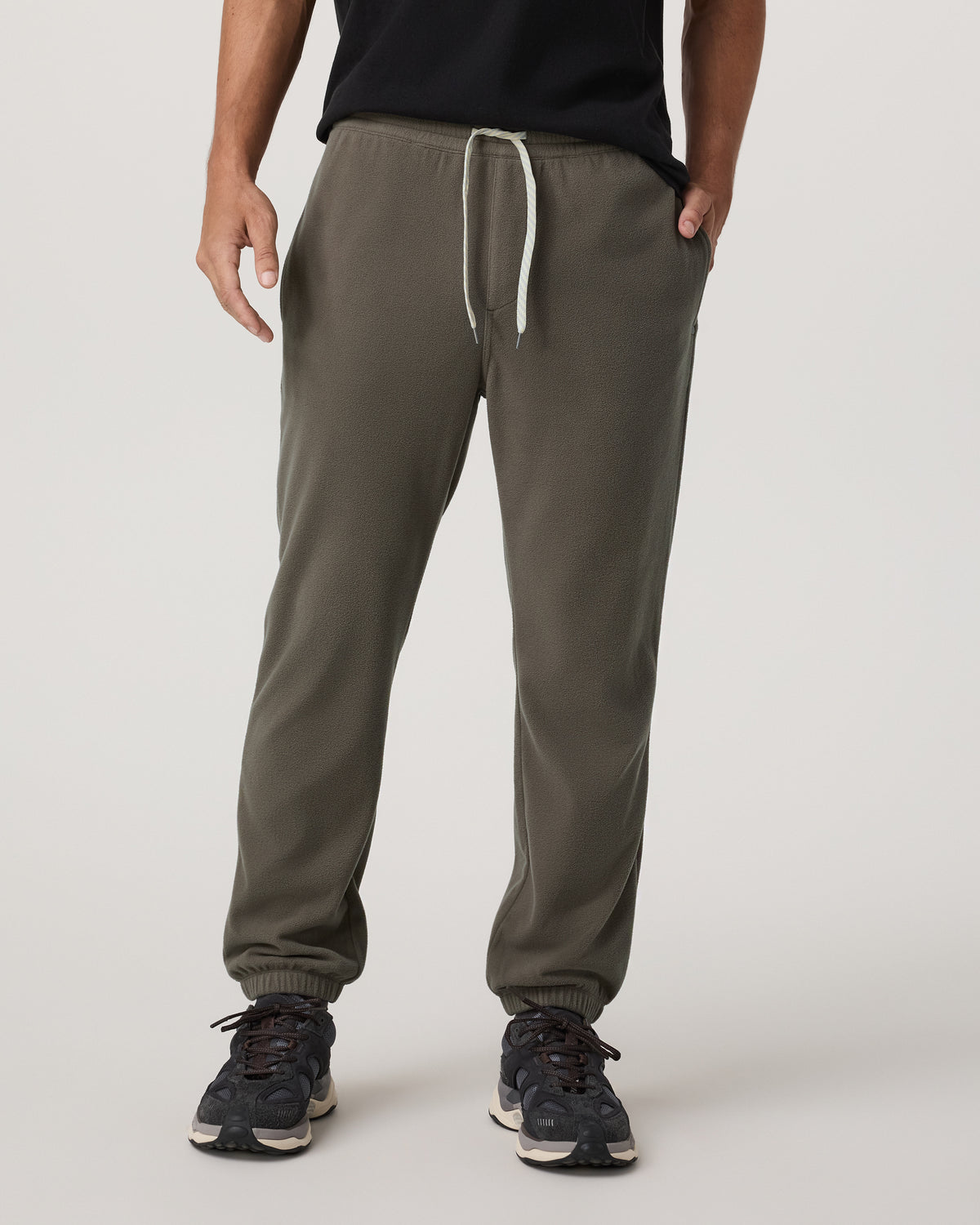 Vuori Aspen Sweatpant Men's Classic-Fit Sweats in Root
