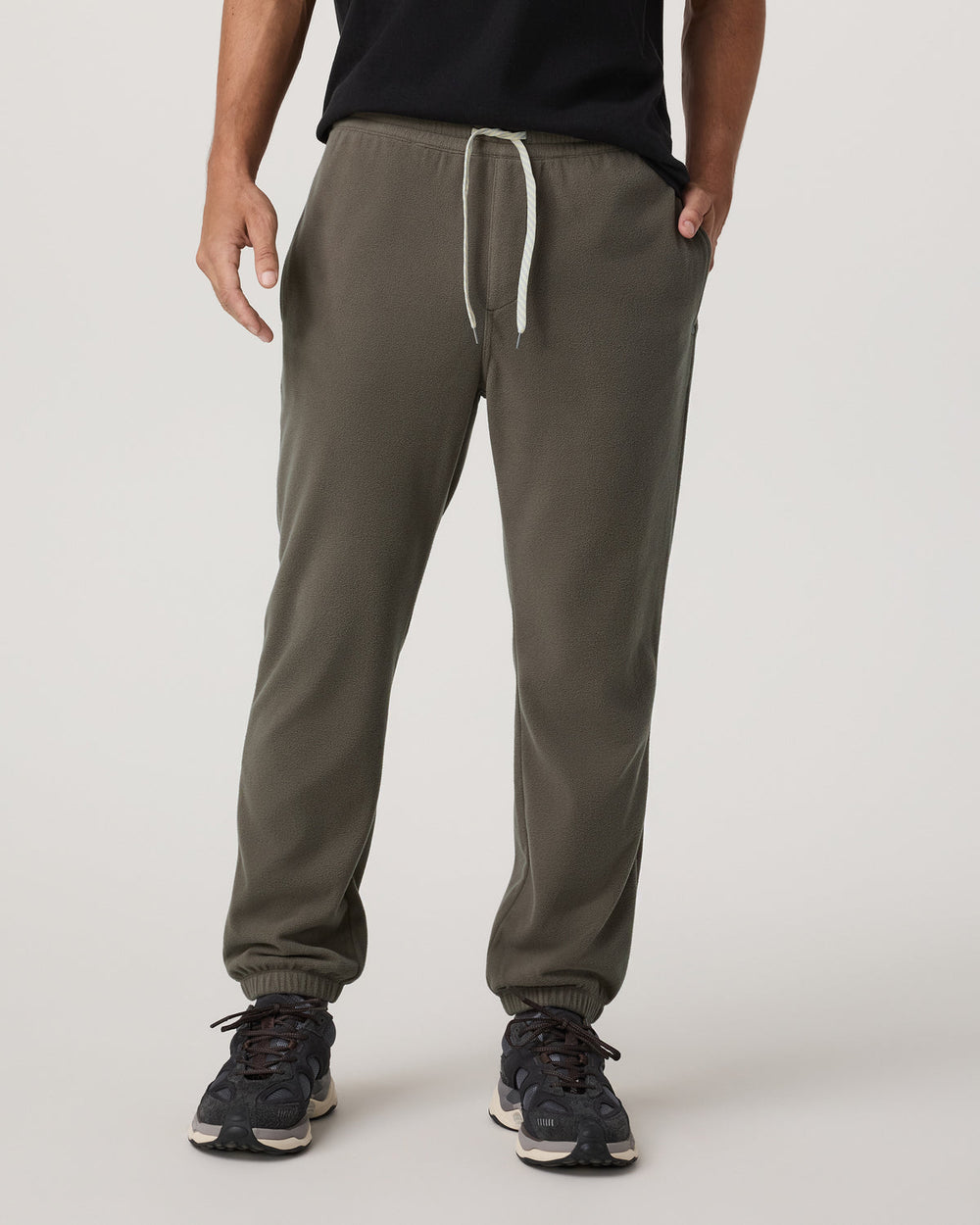 Vuori Aspen Sweatpant Men's Classic-Fit Sweats in Root