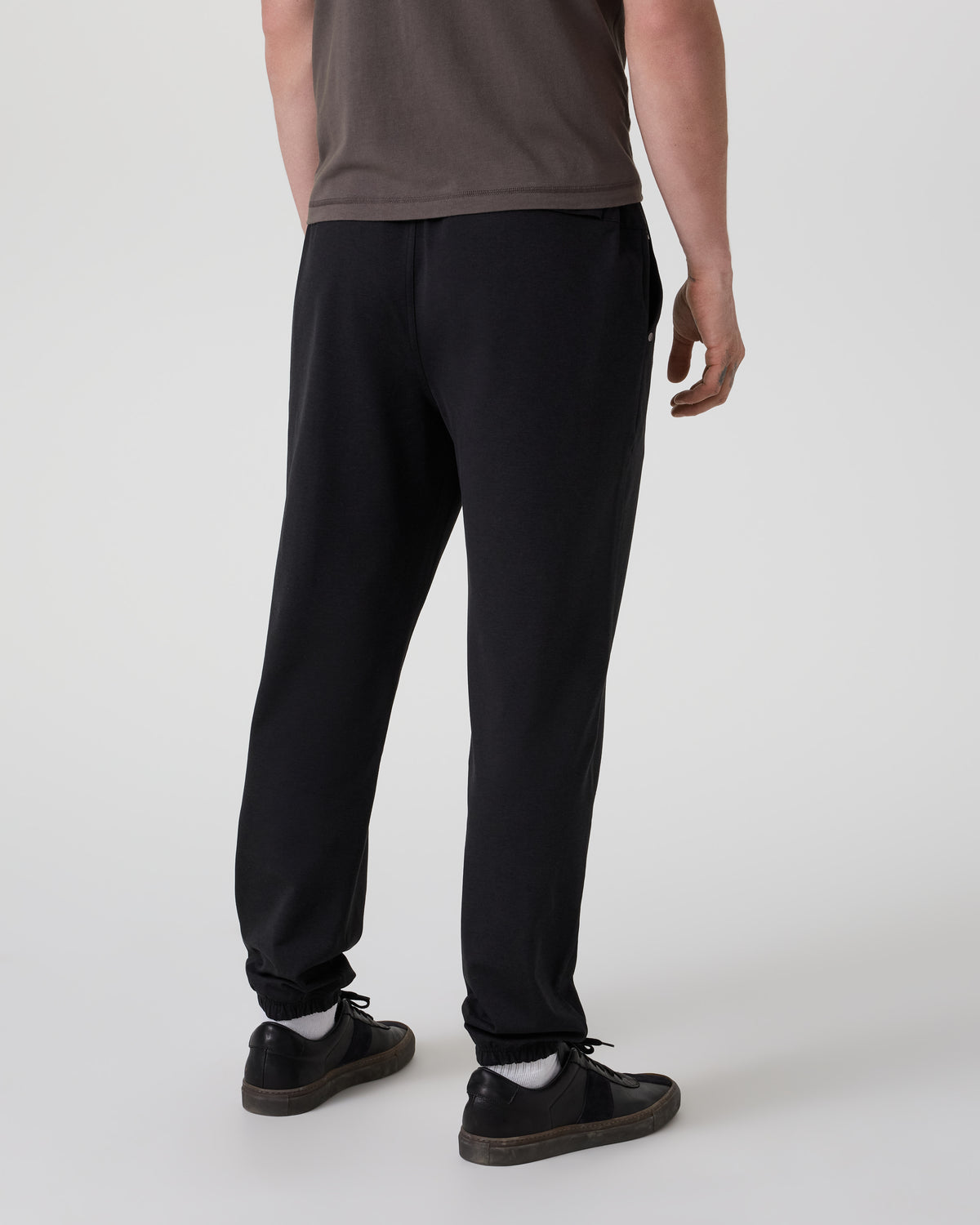 Vuori Coronado Performance Sweatpant Classic 30" Black Heather