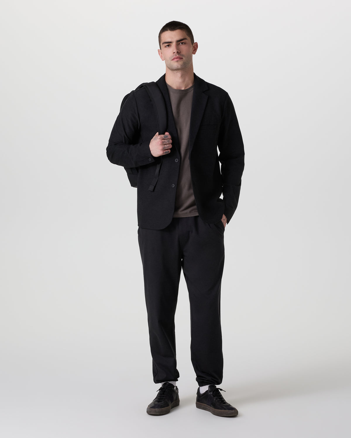 Vuori Coronado Performance Sweatpant Classic 30" Black Heather