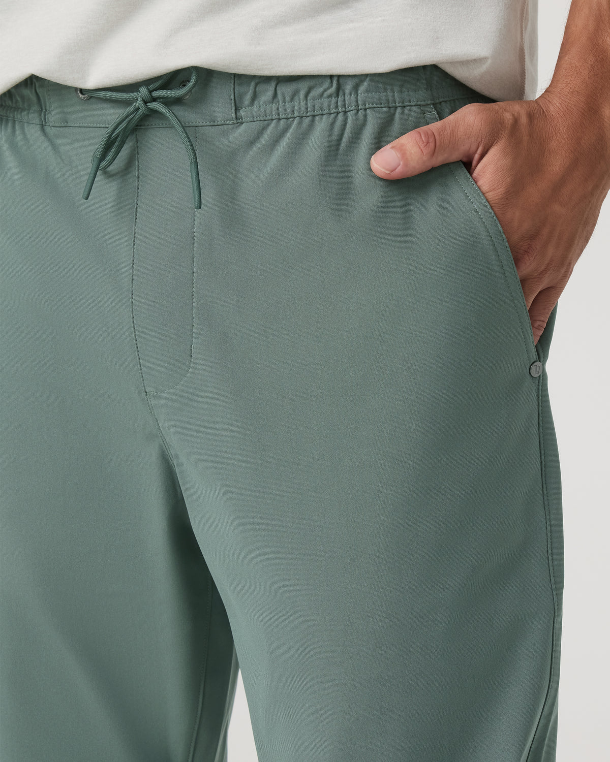 Vuori Meta Elastic Waist Pant Classic Fit Men's Marsh Pants