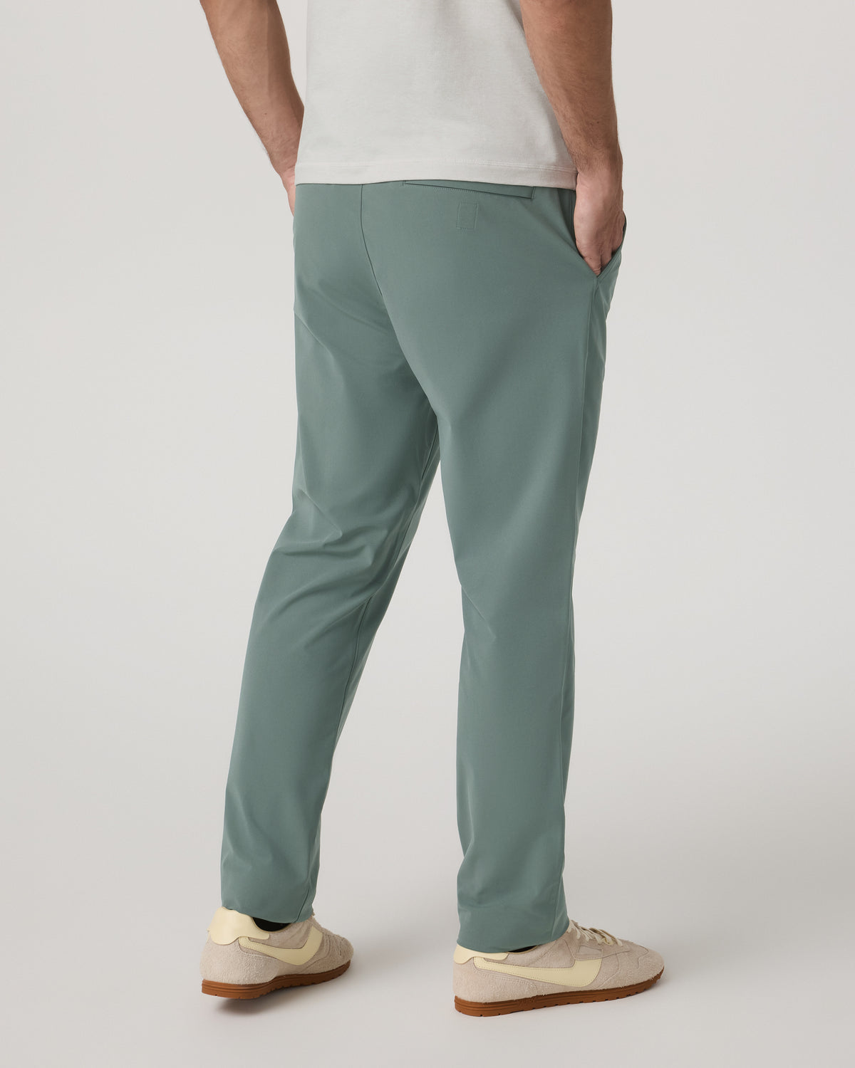 Vuori Meta Elastic Waist Pant Classic Fit Men's Marsh Pants