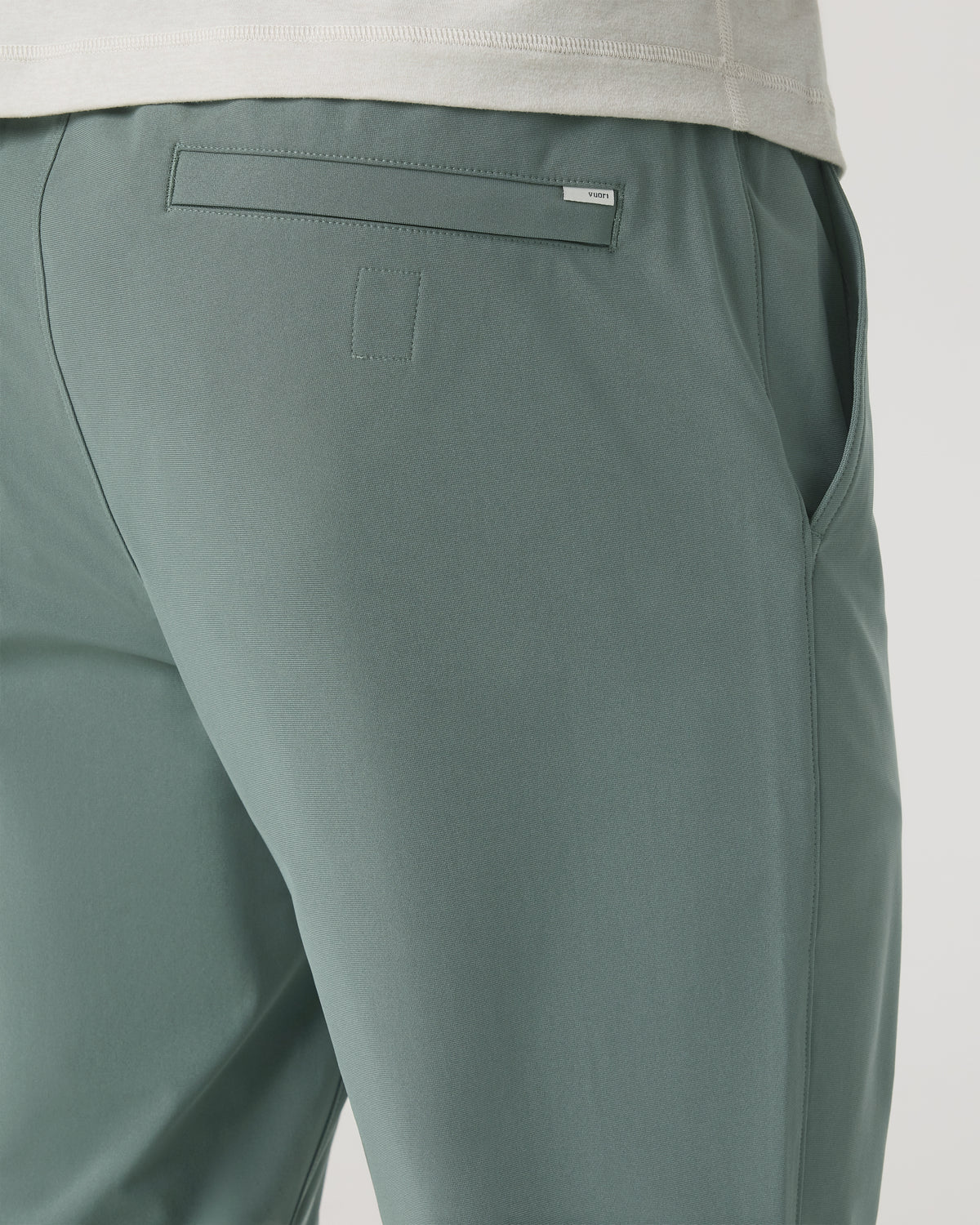 Vuori Meta Elastic Waist Pant Classic Fit Men's Marsh Pants