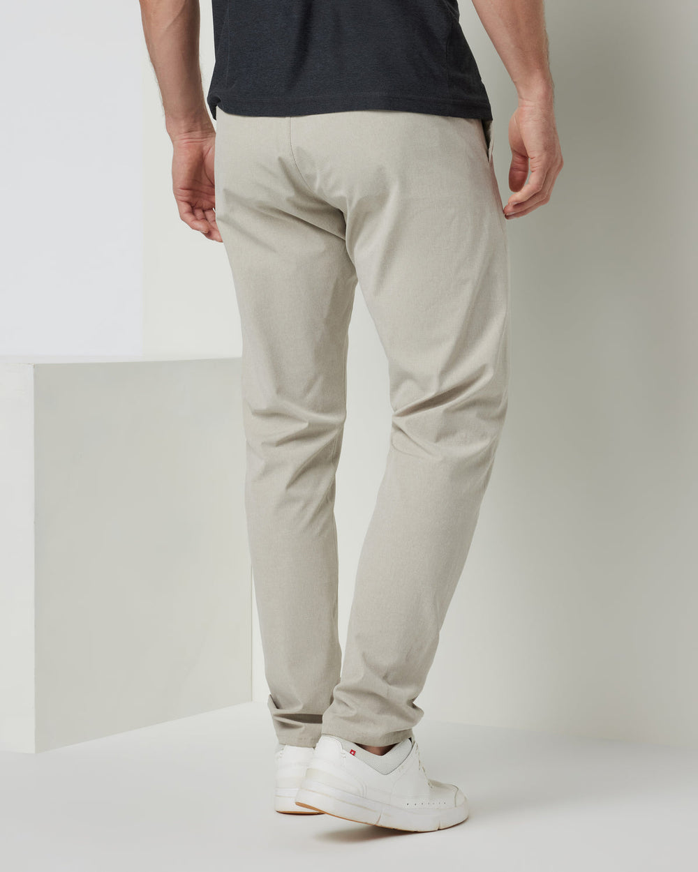 Vuori Aim Pant 30" Men's Khaki Golf & Travel Pants