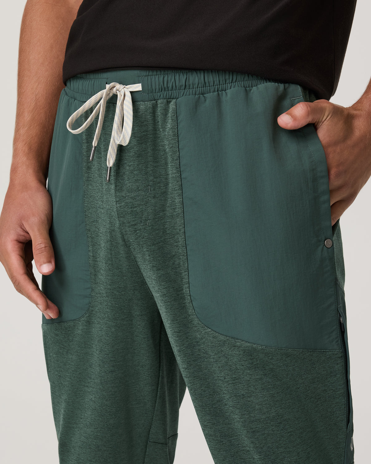 Vuori Men's Sunday Mixed Media Jogger 28" Agate Green Heather