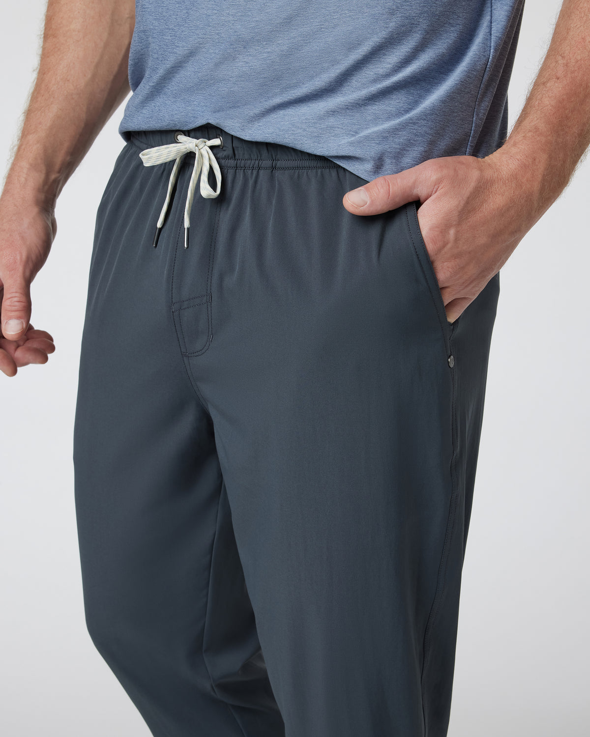 Vuori Kore Jogger Lined - Short Charcoal Workout Joggers