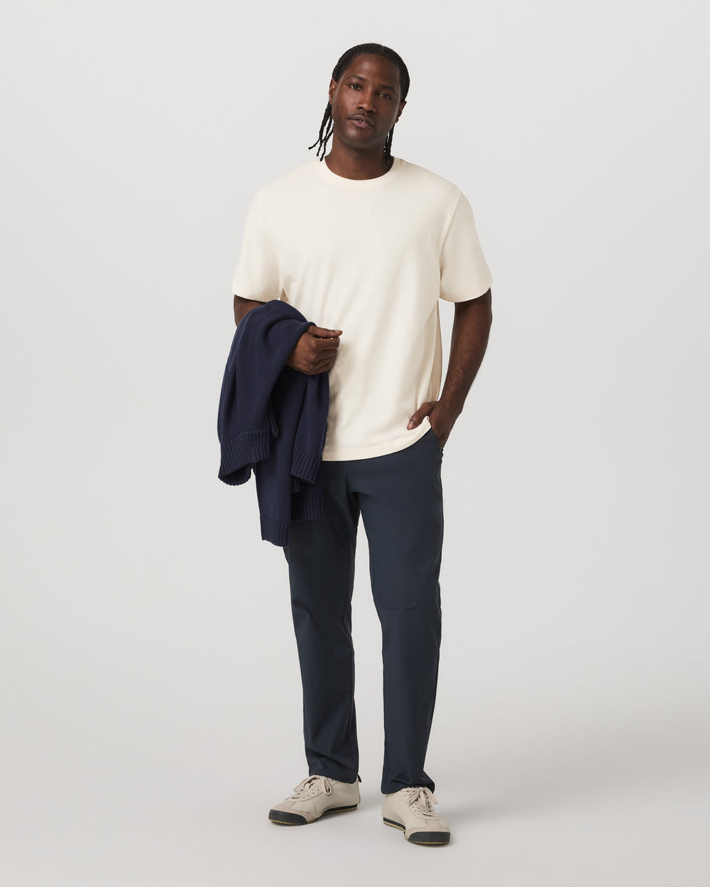 Vuori Cascade Chino Classic Fit 32" Men's Ink Pants