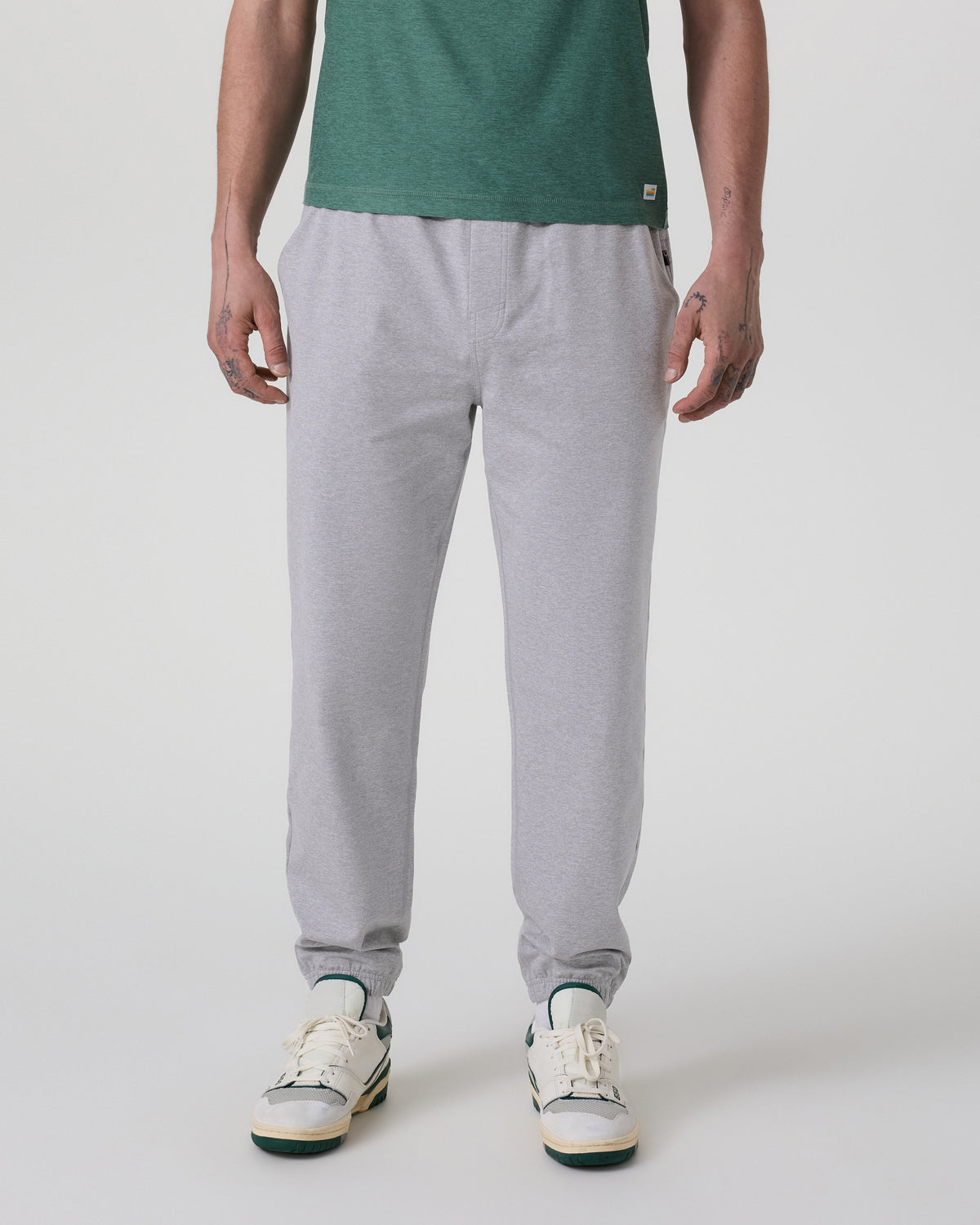Vuori Coronado Performance Sweatpant Classic 30" Light Heather Grey