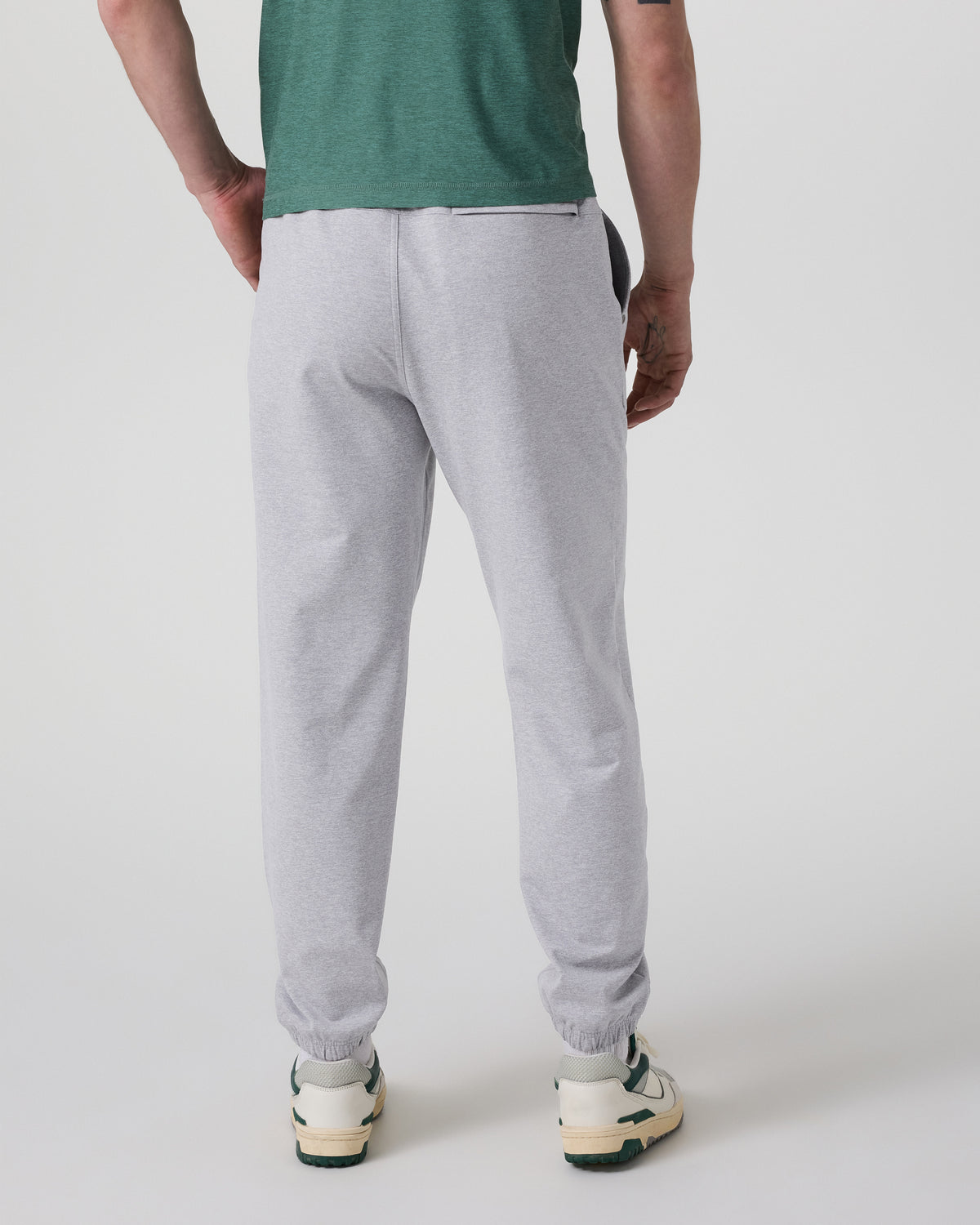 Vuori Coronado Performance Sweatpant Classic 30" Light Heather Grey