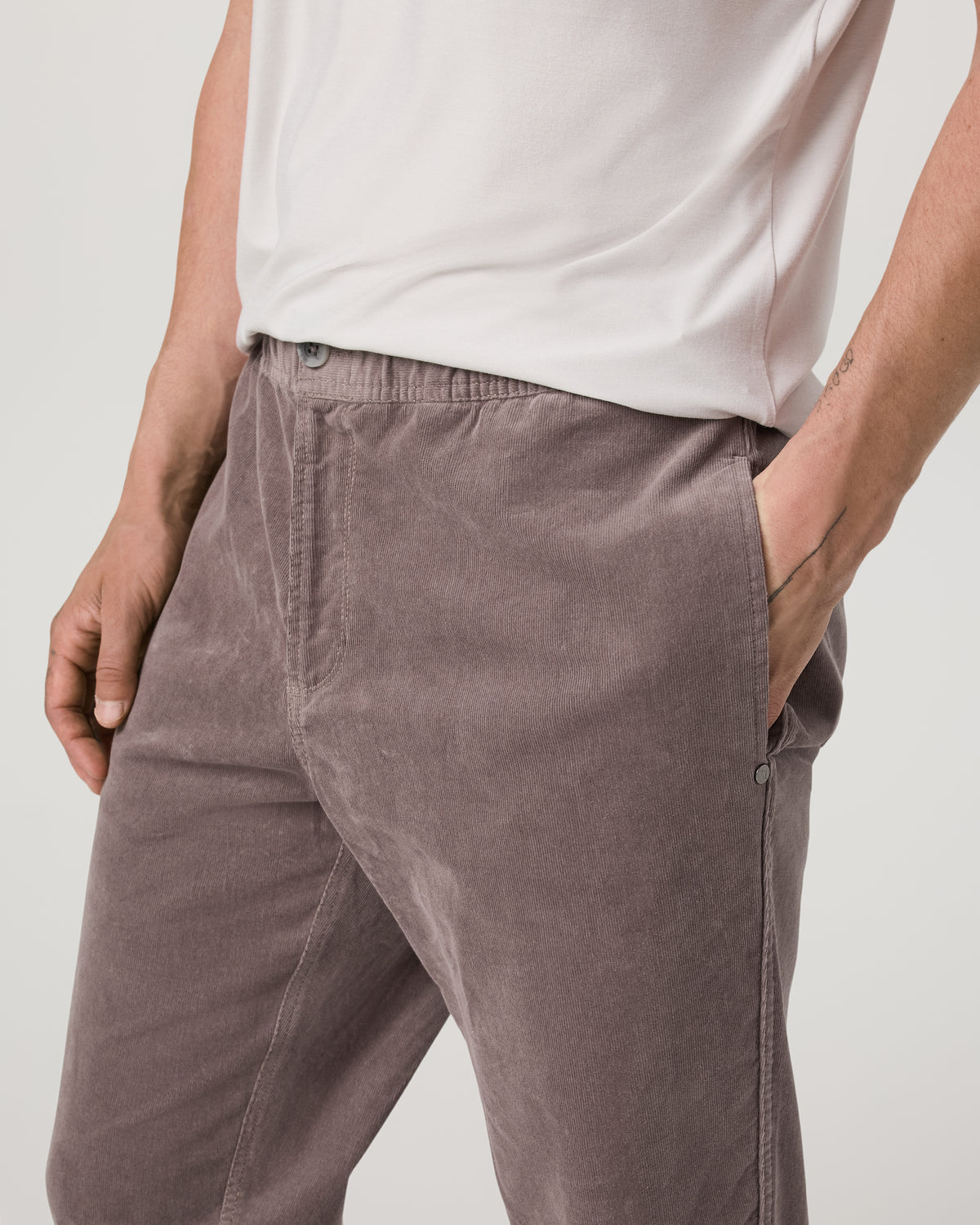 Vuori Men's Optimist Elastic Waist Pant Classic Fit Huckleberry